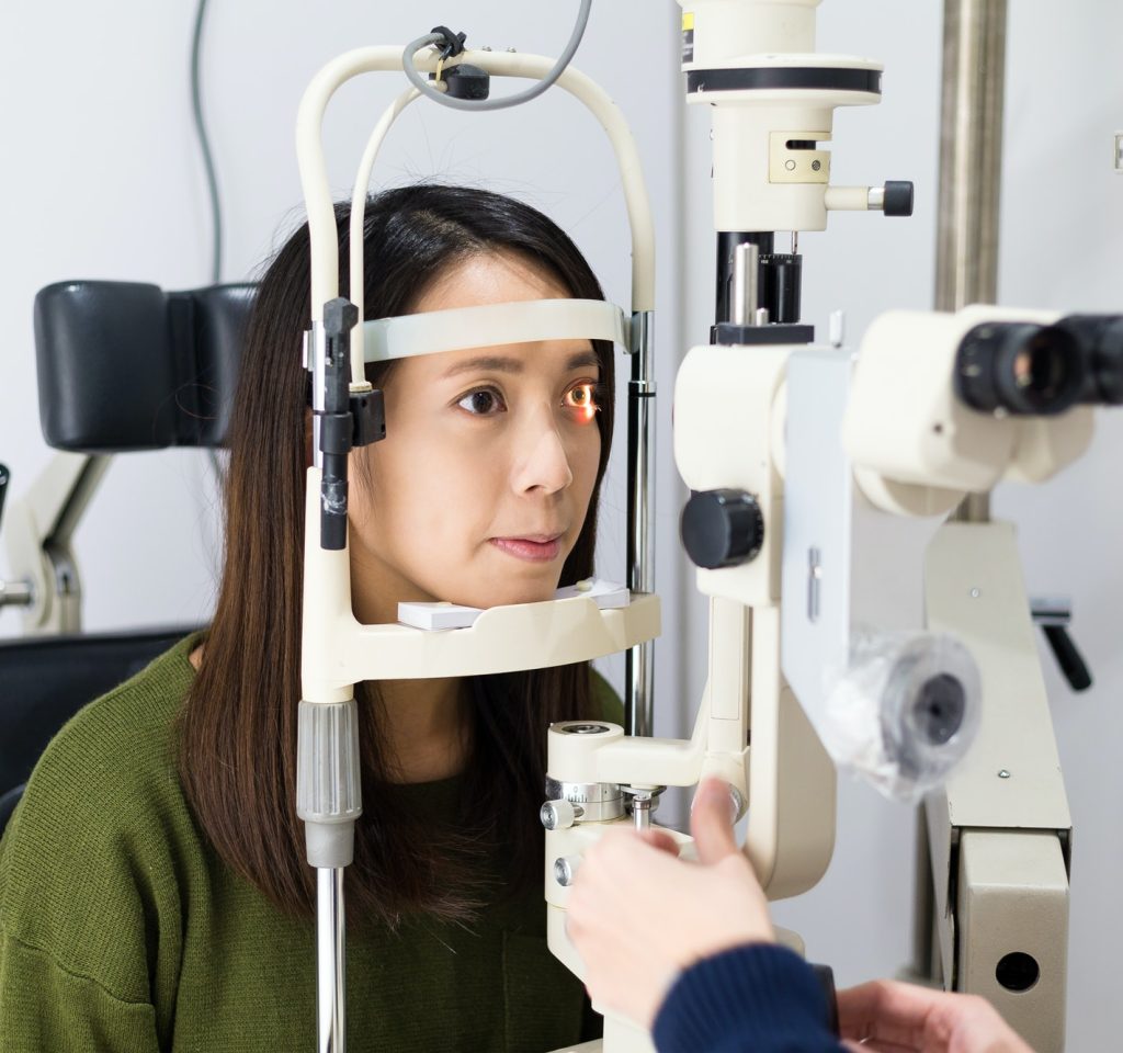 patient-during-an-eye-examination-at-the-eye-clinic.jpg