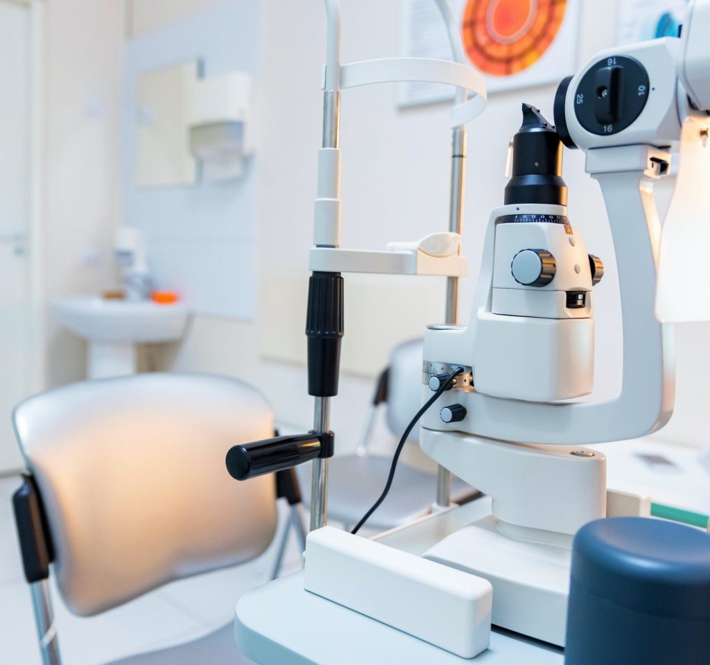 view-of-slit-lamp-on-table-in-ophthalmologist-room.jpg